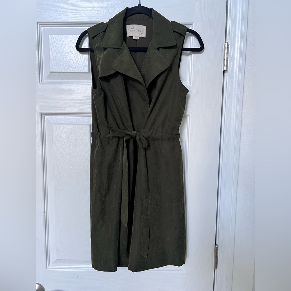 Green micro velvet long vest with tie